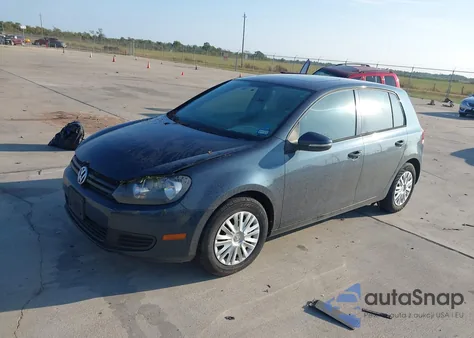 2014 Volkswagen Golf 2.5L z USA, uszkodzony, nr VIN WVWDB7AJ6EW001623